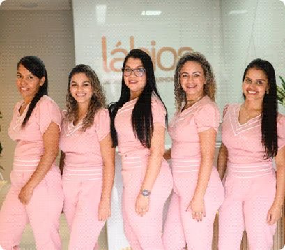 Equipe de atendimento da Lábios na recepção